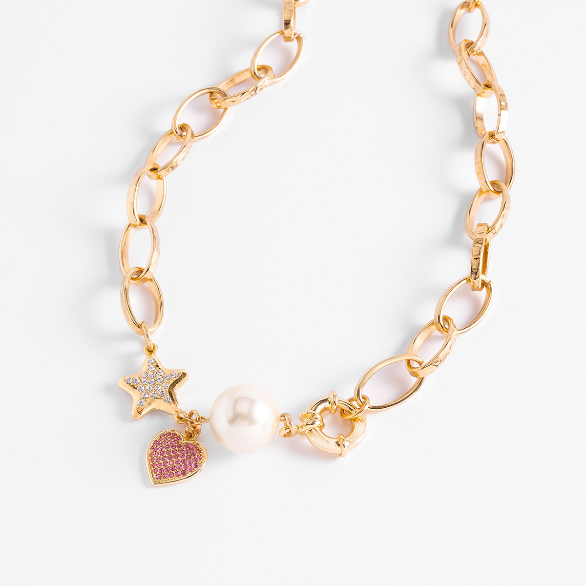 Collar con cuatro baños de oro 18 kilates con piedras de cristal y perla