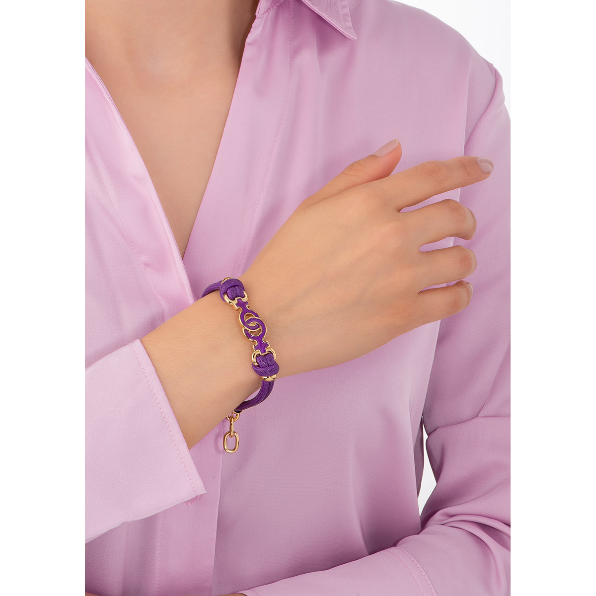 Pulsera baño de oro 18K con listones morados